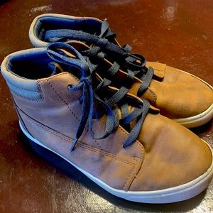 This is for a gently used faux brown and tan leather dress shoes, size youth 3.